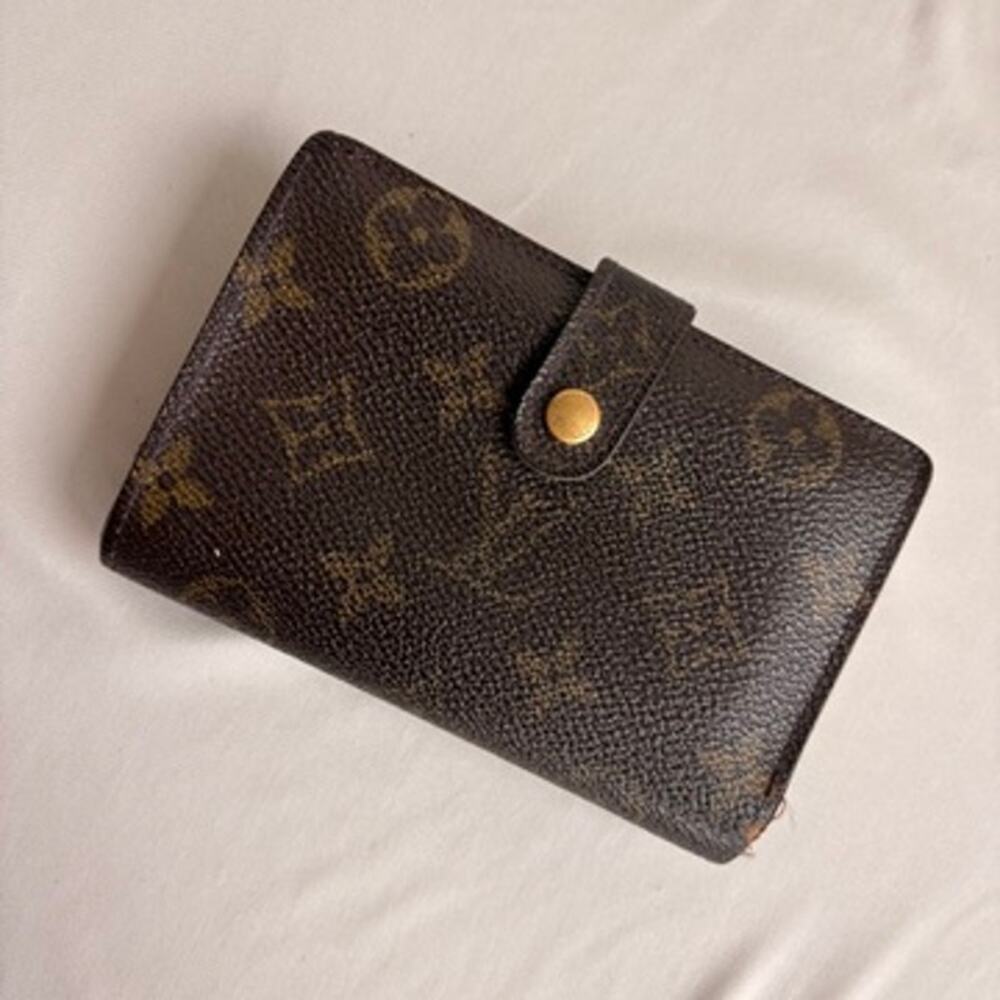 Louis Vuitton Monogram Kiss Lock Coin Pouch Wallet